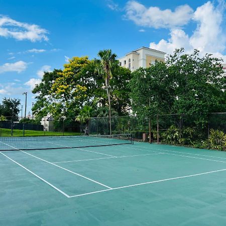 Modern Studio On I-Drive: Parking + Pool Included オーランド エクステリア 写真