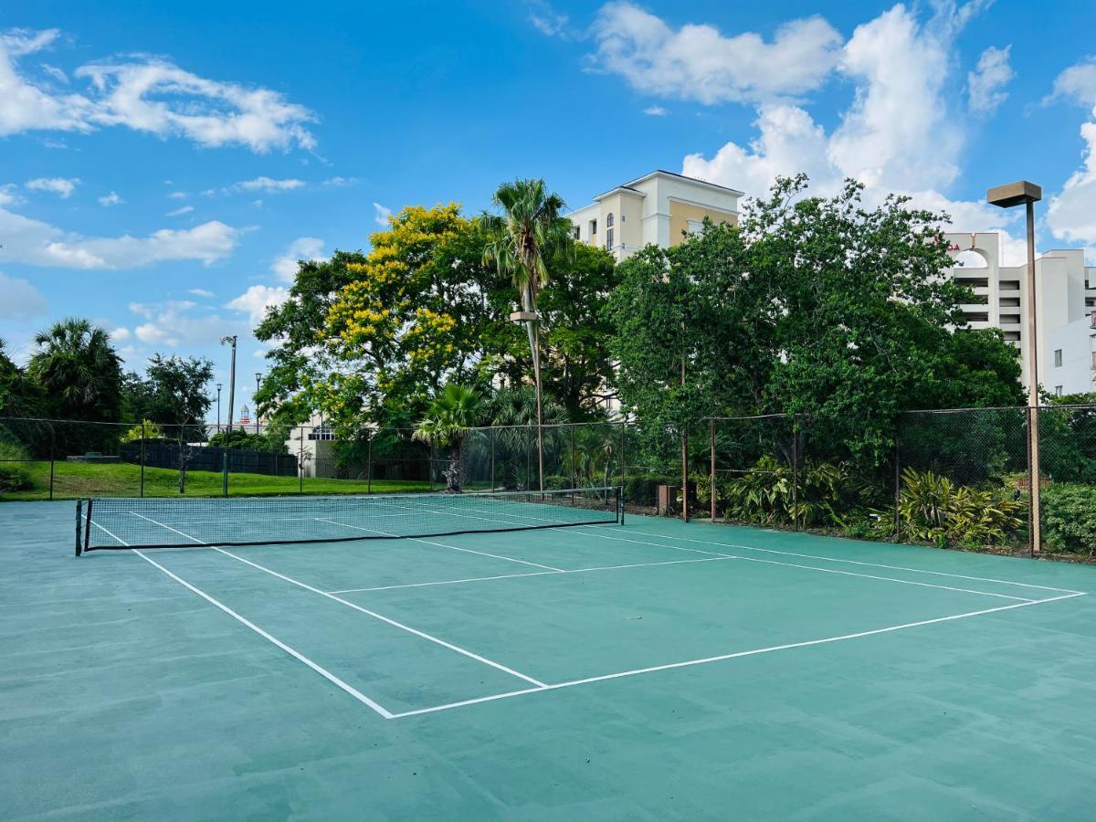 Modern Studio On I-Drive: Parking + Pool Included オーランド エクステリア 写真